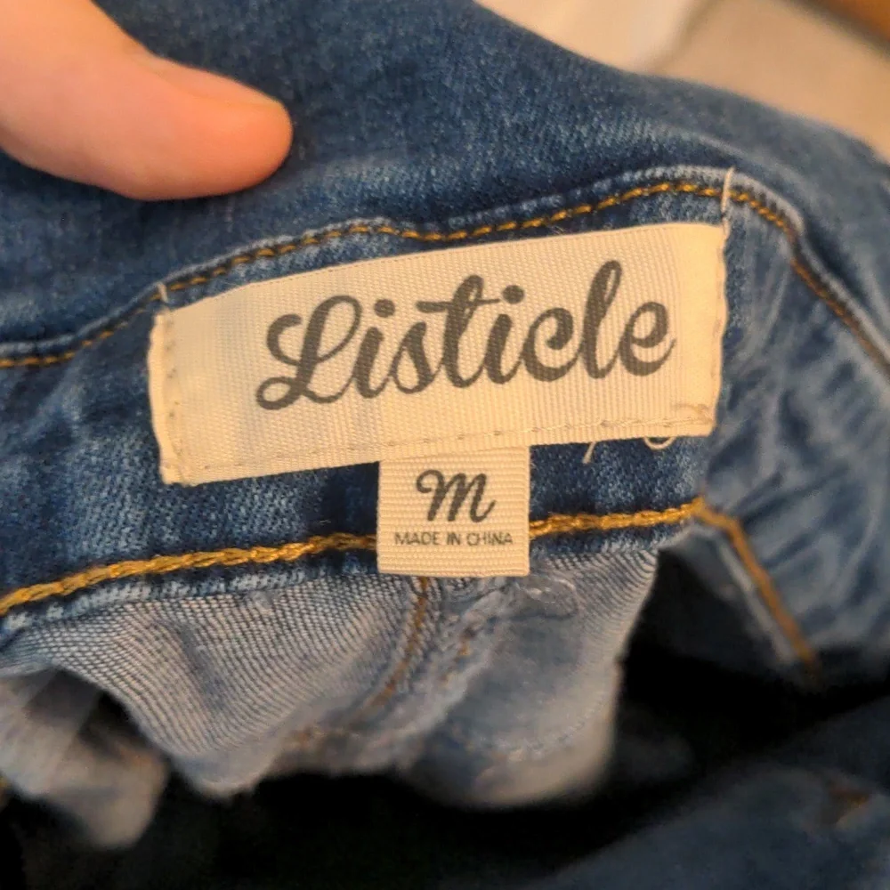 Listicle Short Jean Overalls - Picture 3 of 3